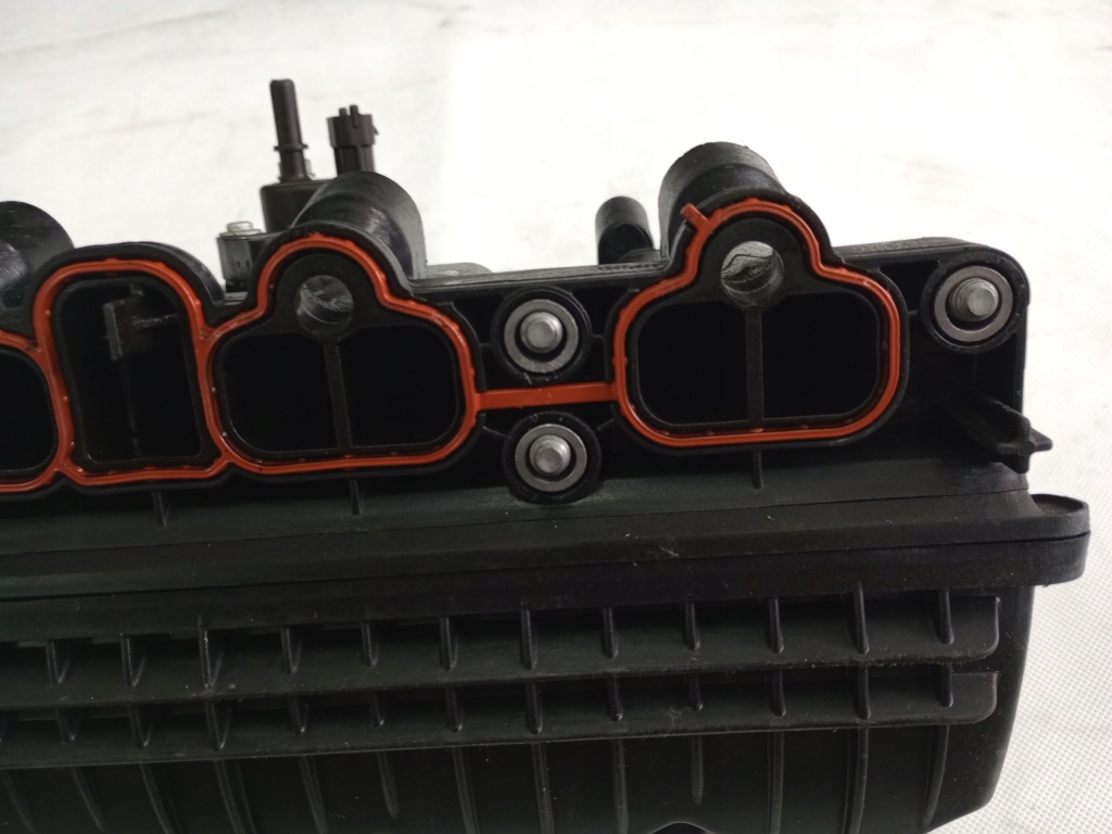 Купити Opel ampera 1.4i hybrid 2014 колектор впускний  55568900 0261230282 europa