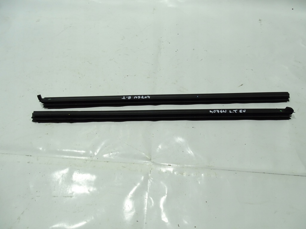 фото №1, Молдинг уплотнитель внутренняя прокладка дверь задняя левая правая peugeot 407 sw