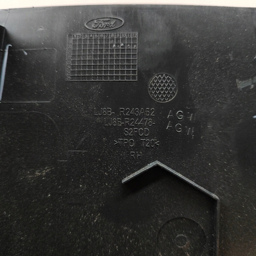 фото №7, Ford mustang mach-e 2020 права сторона захист верхній стійка / b