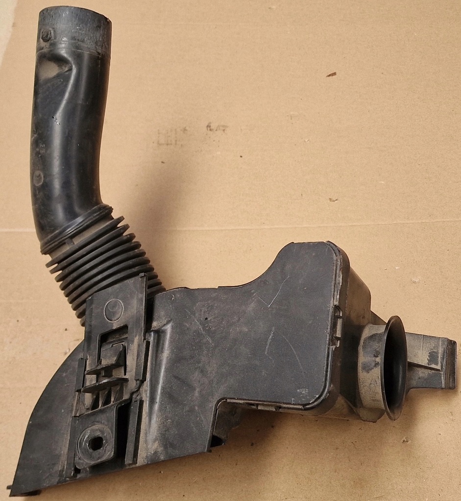 фото №1, Резонатор впуск воздухозаборник воздуха citroen c3 picasso