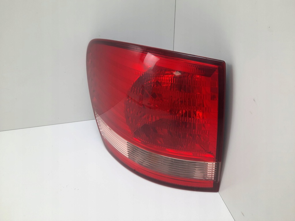 фото №10, 2002 toyota avensis verso лампа задня