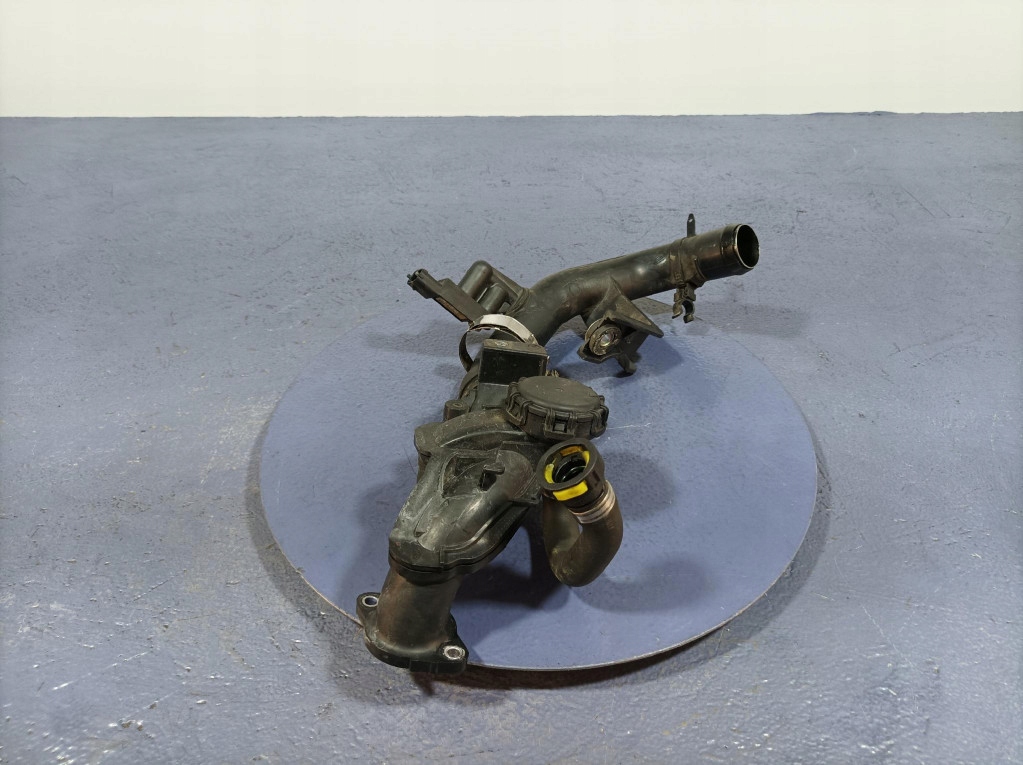 фото №4, Nissan micra k12 1.5 dci k9k 82 km вентиляція картера масляна сепаратор 8200323338