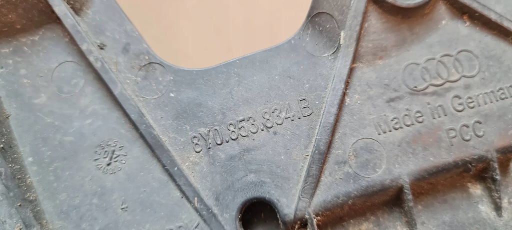 фото №11, S3 8y a3 брызговик подкрылок правый задняя задний sedan 8y0853834b