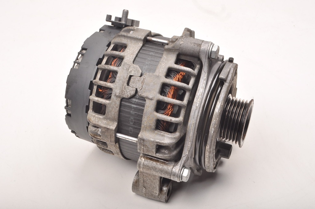 фото №1, Bmw f20 f22 f23 f30 f31 3.0 генератор 8614276