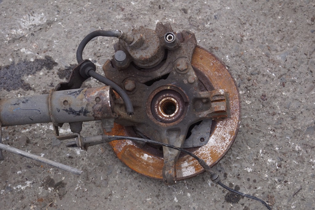 фото №6, Поворотный кулак левый перед renault clio iv 0.9 tce