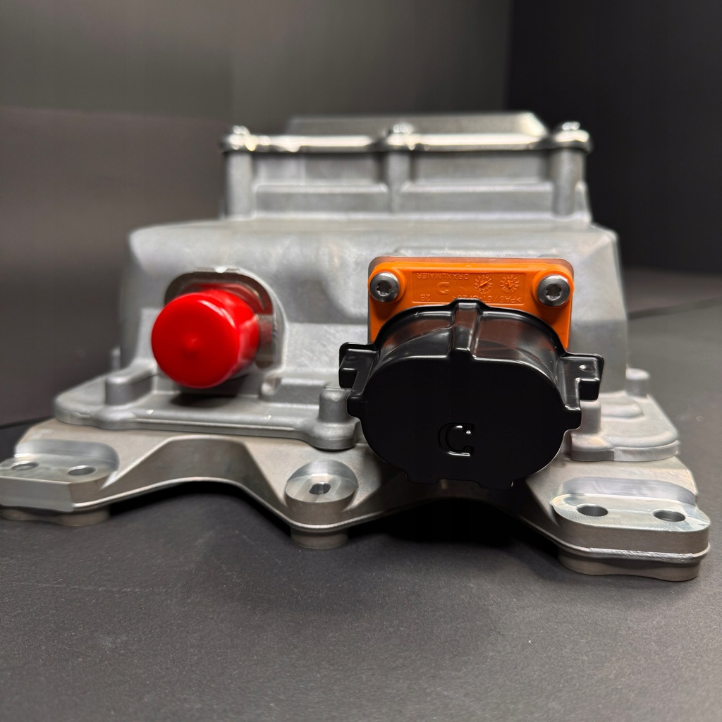 фото №5, Оригинальный номер porsche taycan 9j1 изолятор инвертор преобразователь напряжения