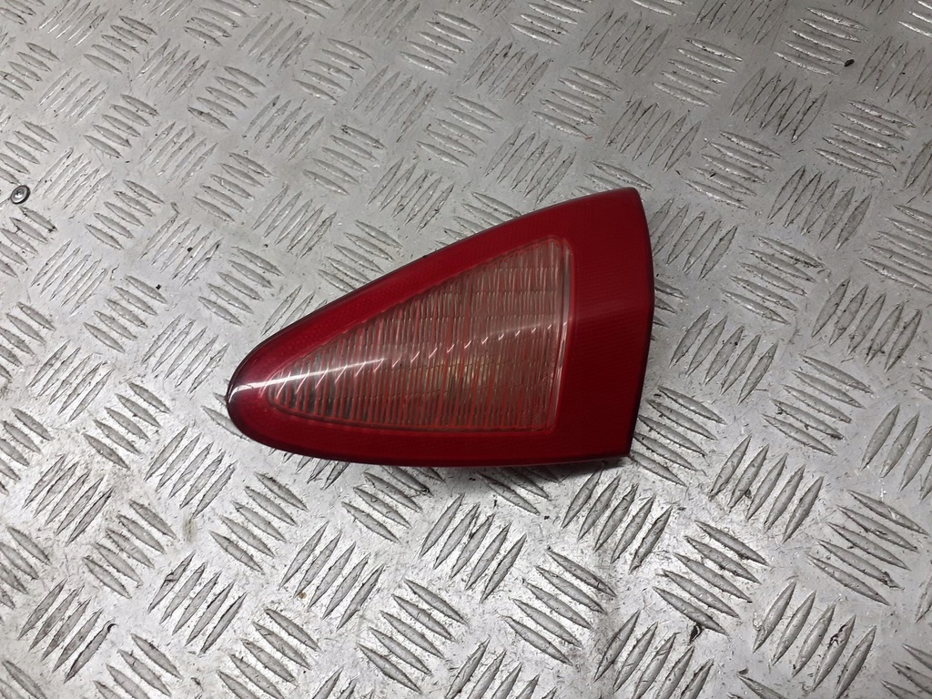 фото №1, Лампа правая задняя w крышка багажника alfa romeo 147 46747825