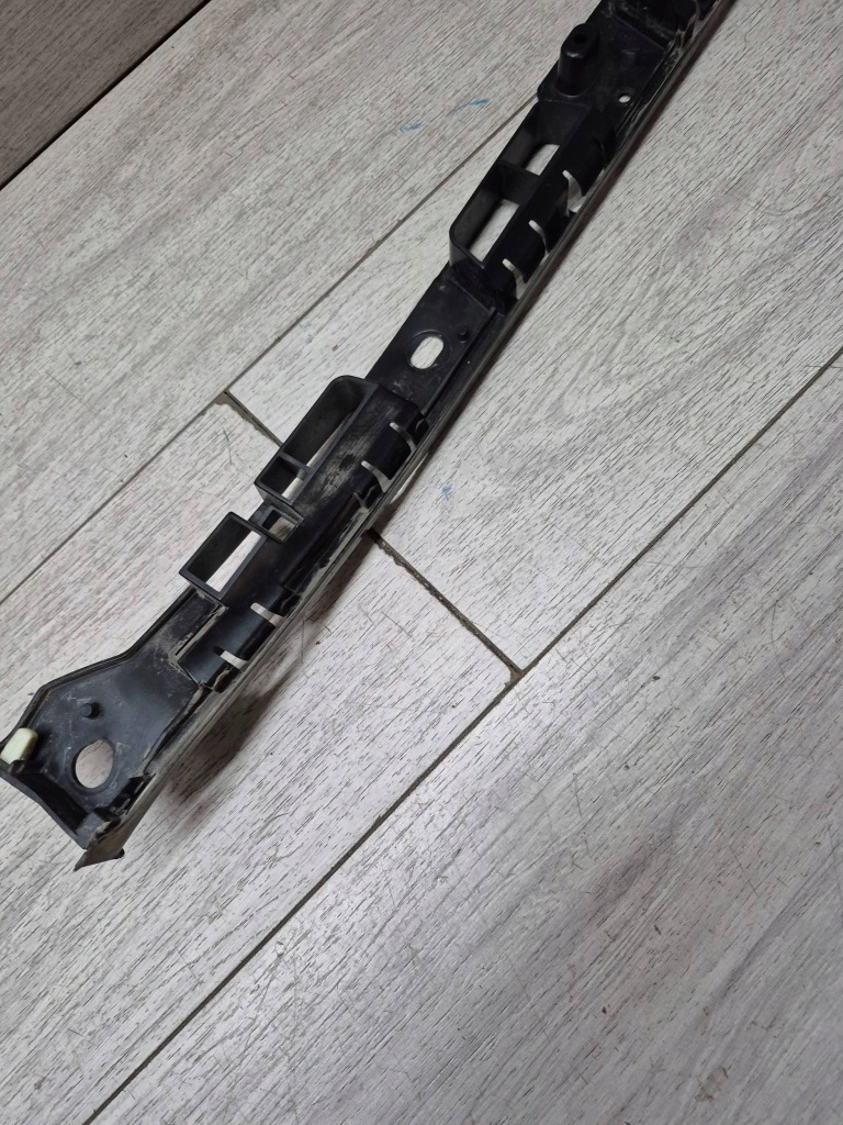 16864. macan напрямна поріг лівий 95b853537b Зі Шроту