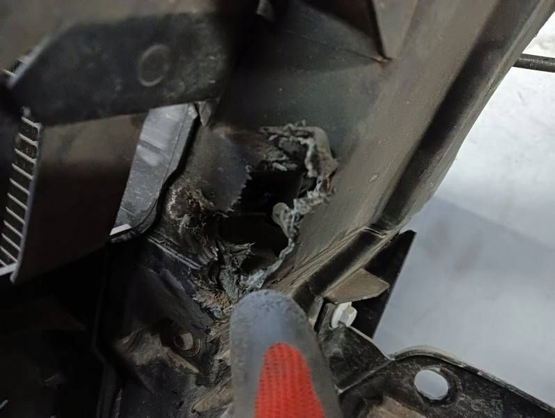 Skoda superb ii рестайлінг  1.6 tdi ремінь передній радіатор балка герметичні Зі Шроту