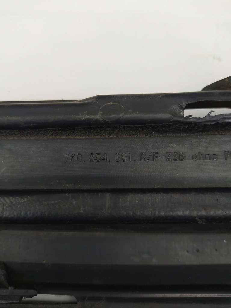 фото №10, Решётка решётка радиатора бампера перед нижняя левая - vw touareg iii r-line