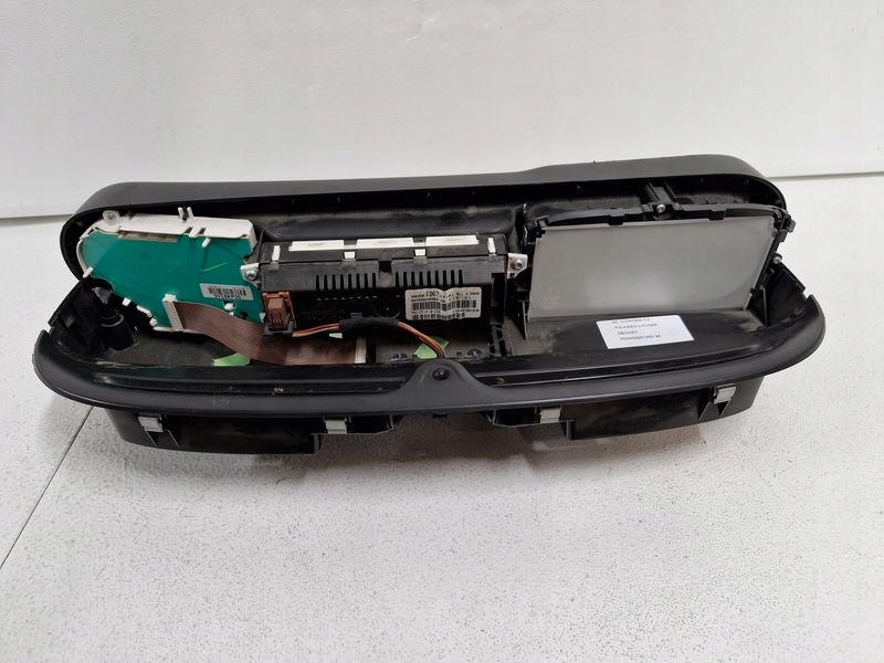 фото №7, Citroen c3 picasso 1.4 b счетчик приборы дисплей экран монитор