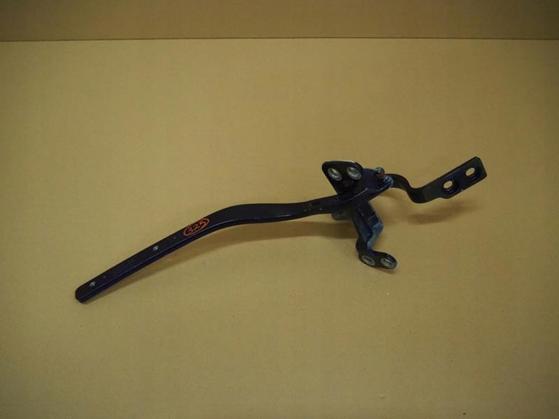 фото №1, Петля крышки правый vw touareg 7l 7l6827302b