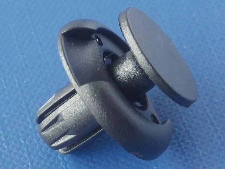 фото №3, 10x transit tourneo connect штифт 8 подкрылок порог