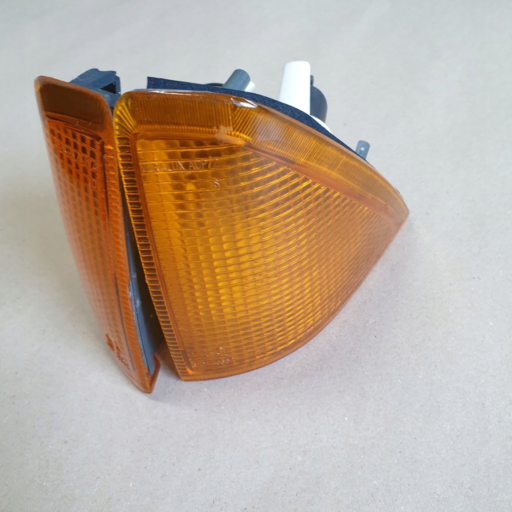 фото №11, Лампа поворотник левый правый поворотник alfa romeo 75