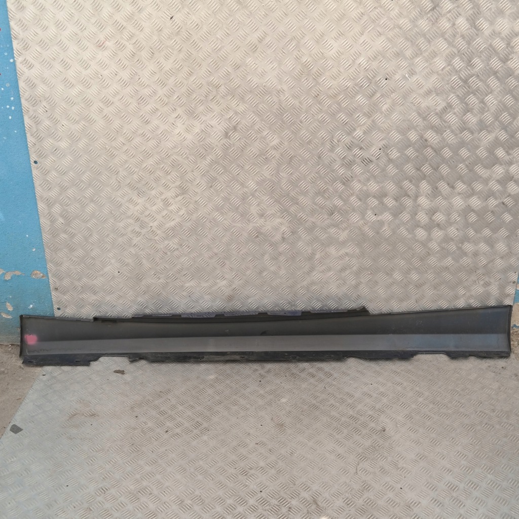 фото №14, Bmw 1 e81 накладка порог правый montegoblau a51