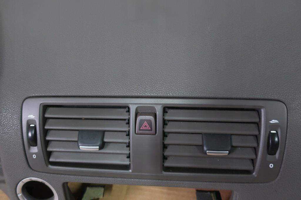фото №5, Volvo v50 s40 c30 приборная панель приборная консоль ремни 04-12 europa beż