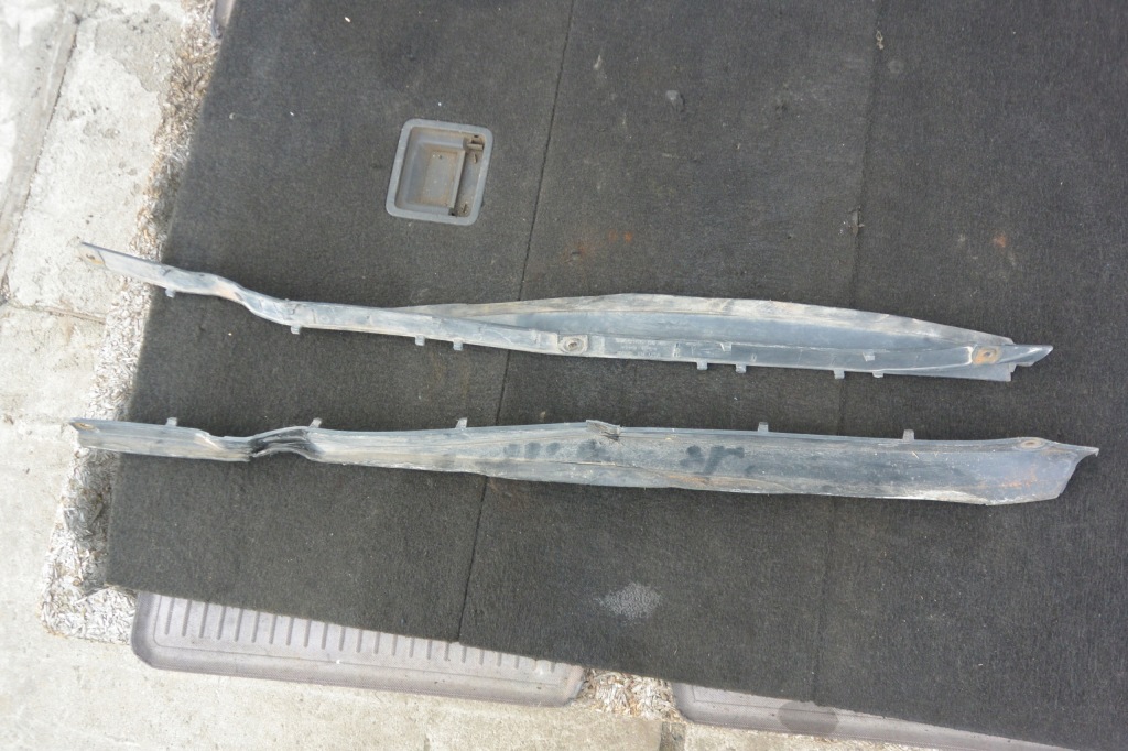 Купити Молдинг бампера задня права ліва kpl tesla model s