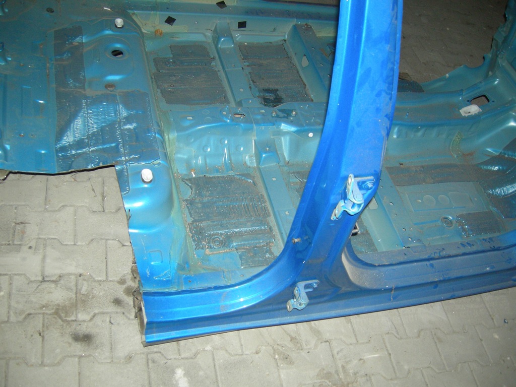 фото №1, Ford fiesta mk7 5d 2008-17 блок двигуна поріг правий