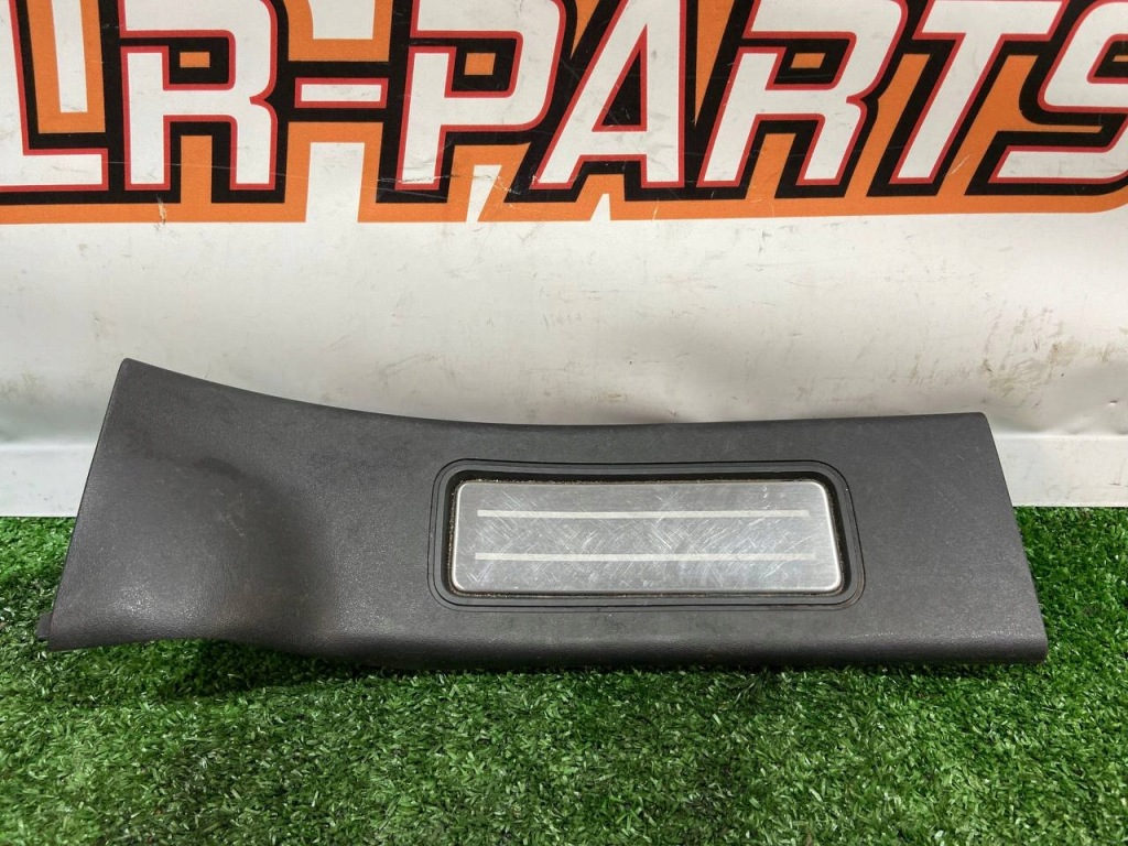 Купити Накладка порога  передня ліва l462 hy32-13245-bc8pvj