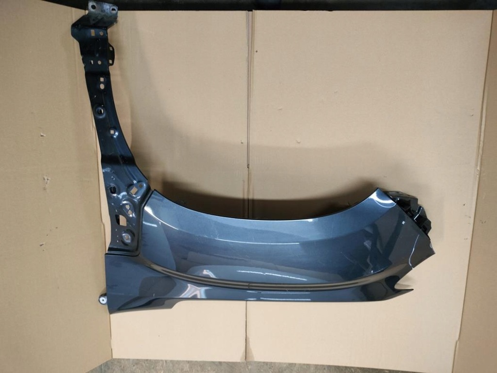 фото №1, Крыло левый перед duster ii оригинал лак заводской