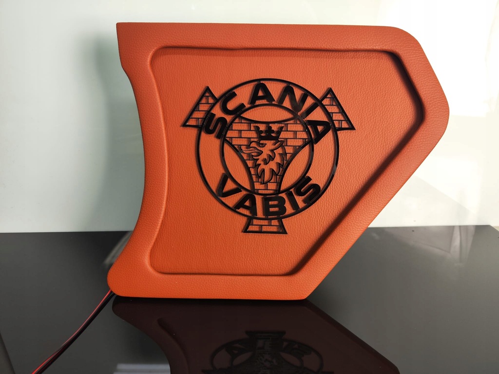 фото №1, Обшивки дверь scania s / r подсвечиваемые 24v