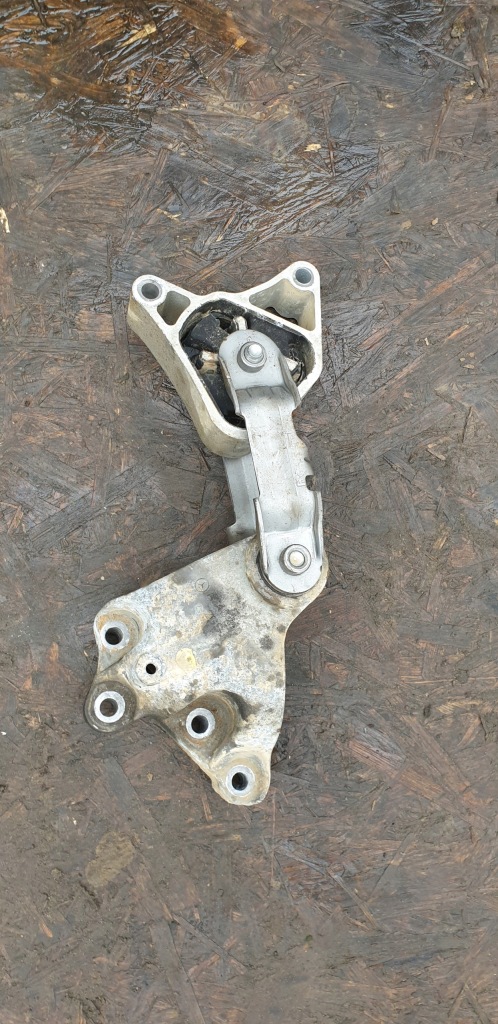 фото №1, Mercedes w246 w176 2,2 cdi кронштейн подушка