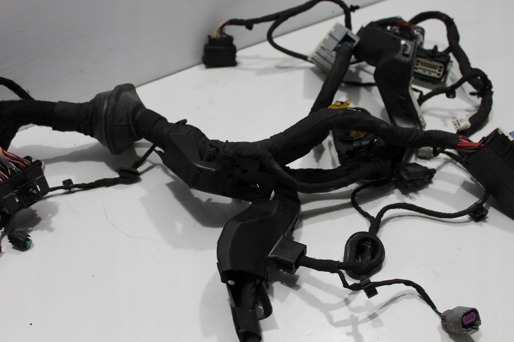 фото №8, Jeep cherokee kl 19- 2.4 жгут отсек двигателя