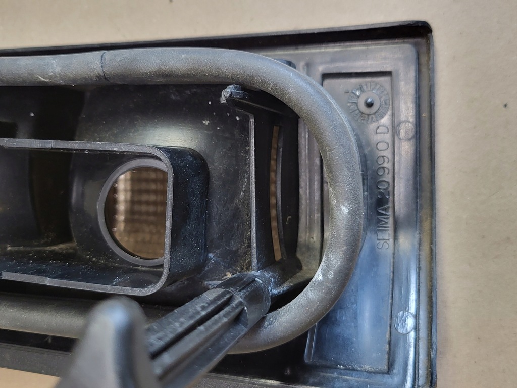 фото №9, Лампа права задня комплектна вкладиш renault rapid seima europa