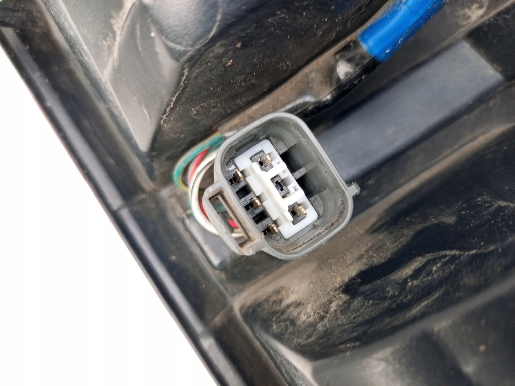 фото №15, Toyota hilux viii 8 2015- лампа задняя левая левый задняя ÷