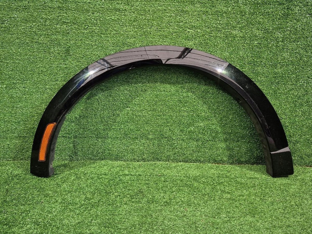 фото №1, Молдинг крила правий задня ford mach e lj8b-r286d02