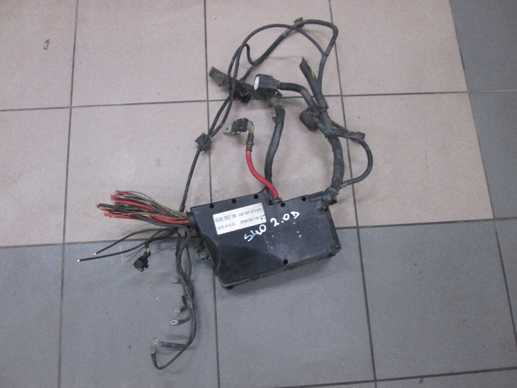 фото №1, Коробка предохранителей 30737467 volvo s40 2.0d