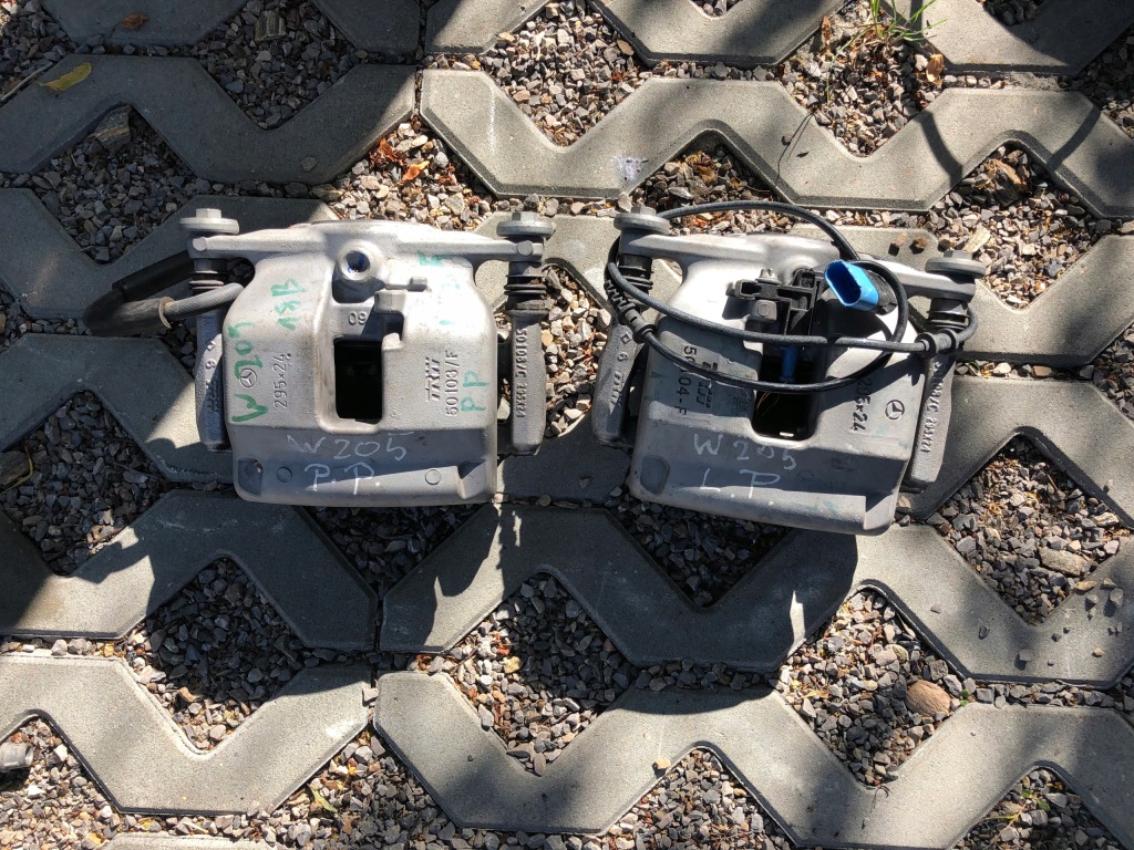 Купить Mercedes c klas w205 суппорт тормозной перед r/l