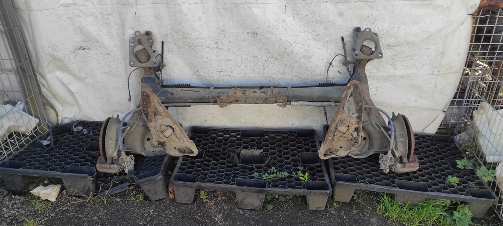 фото №1, Oś балка задня гальмівні диски супорти peugeot 5008 09-