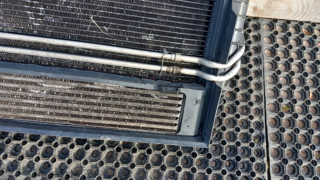 фото №9, Bmw e60 e61 2.0d радіатор вентилятор комплект