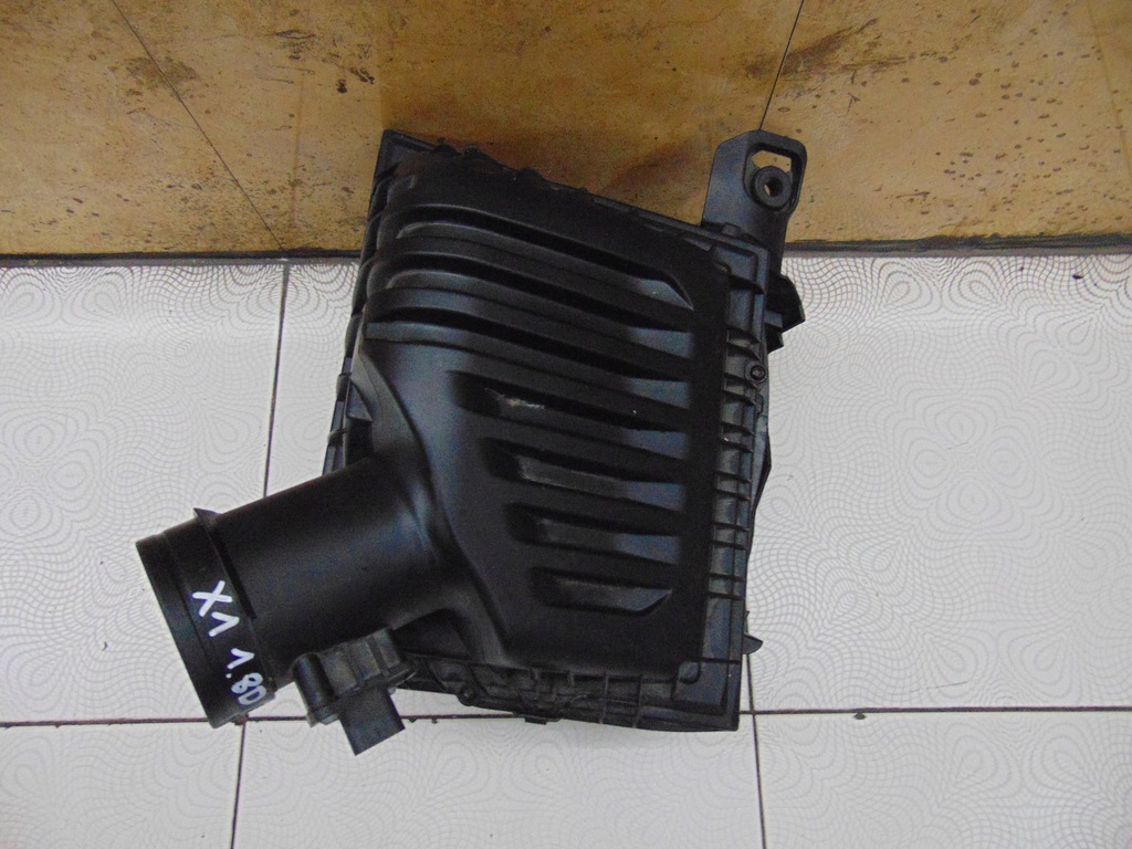 фото №1, Корпус фильтра воздуха bmw x1 f48 1.8d