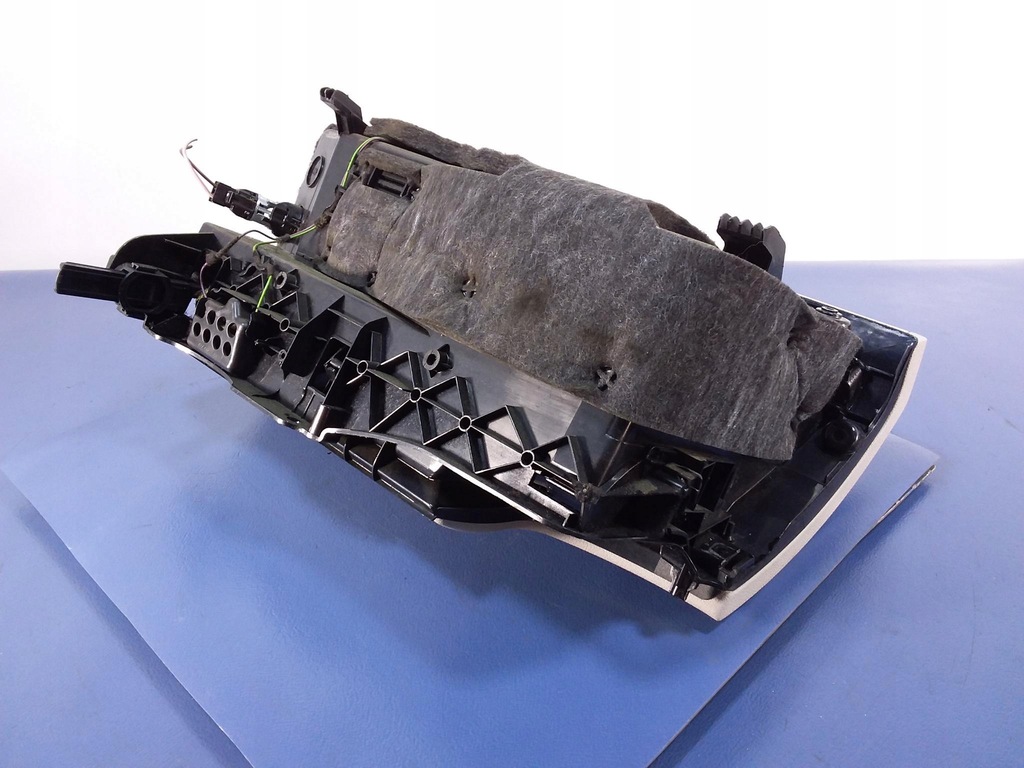 фото №7, Mercedes c w204 бардачок пасажира eu a2046802691