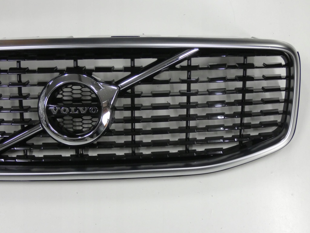 фото №3, Решётка радиатора, решётка радиатора volvo ii xc-60 r- design