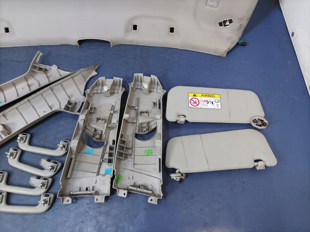 фото №11, Toyota avensis t27 kombi потолок фонари ручки