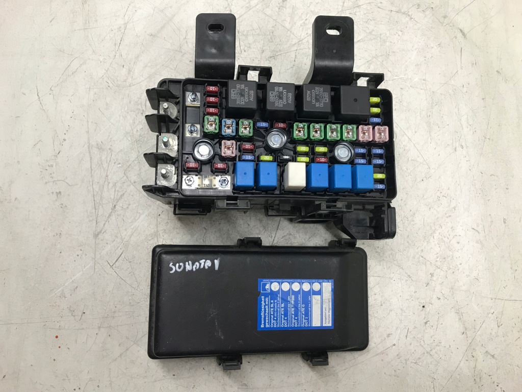 фото №1, Hyundai sonata v 2.0 crdi коробка запобіжників