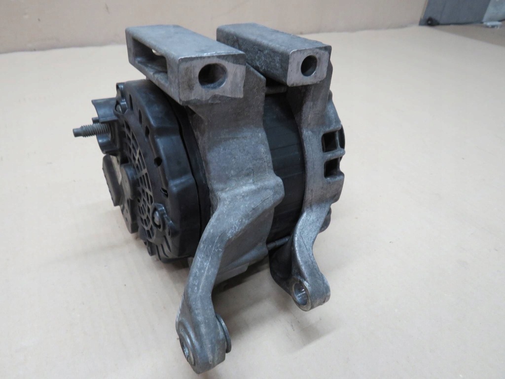 Opel insignia a рестайлинг  2.0 cdti b20dth генератор 39007852 Цена