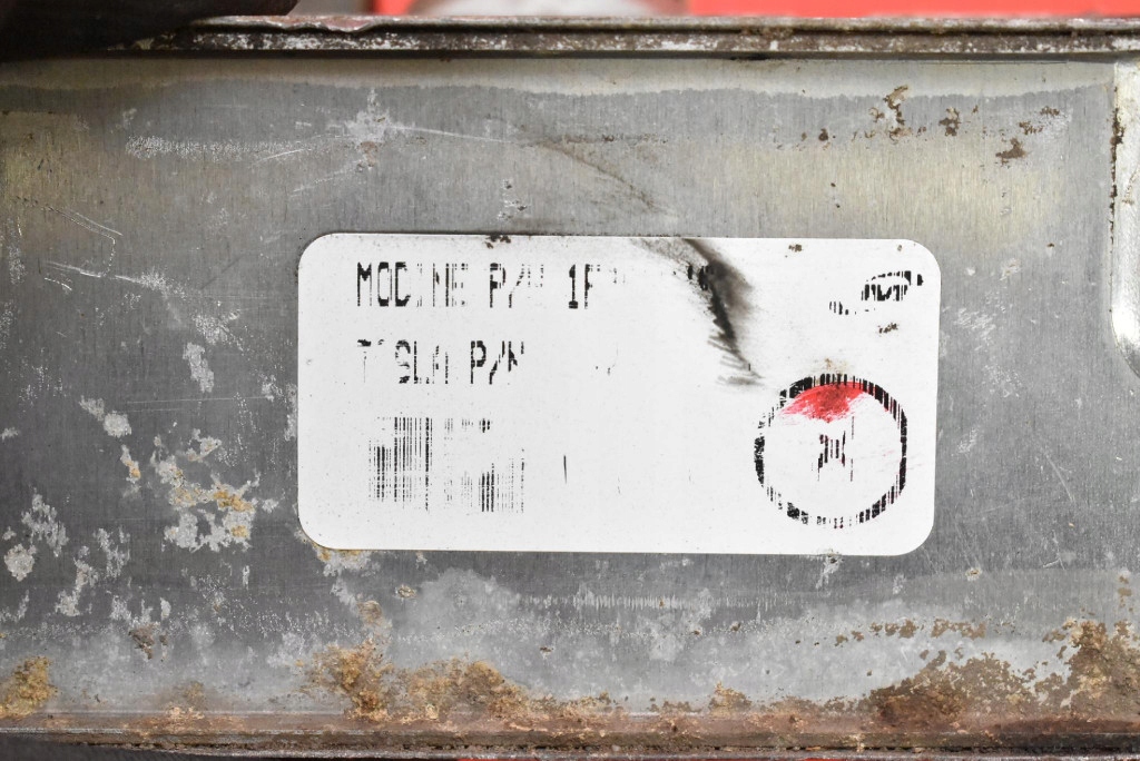 Радиатор воды теплообменник тепла 1037357-00-c tesla model x 525 km 15-21 Киев