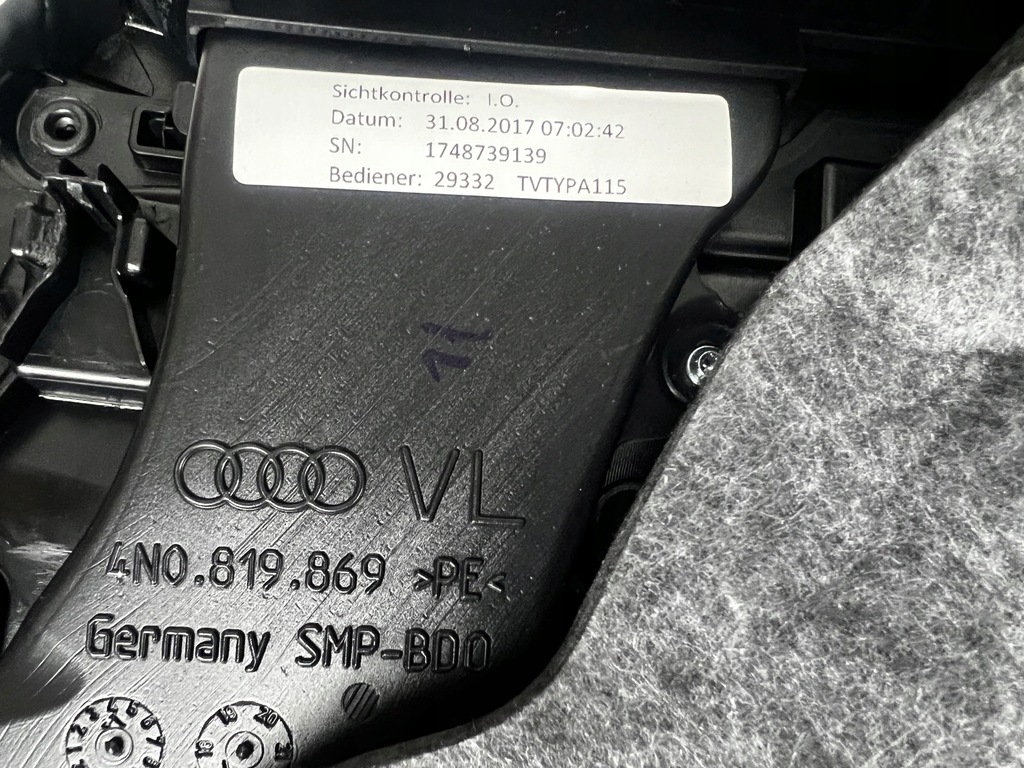 фото №11, Обивка обшивки обшивка дверь audi a8 s8 d5 4n alcantara кожа bang&olufsen