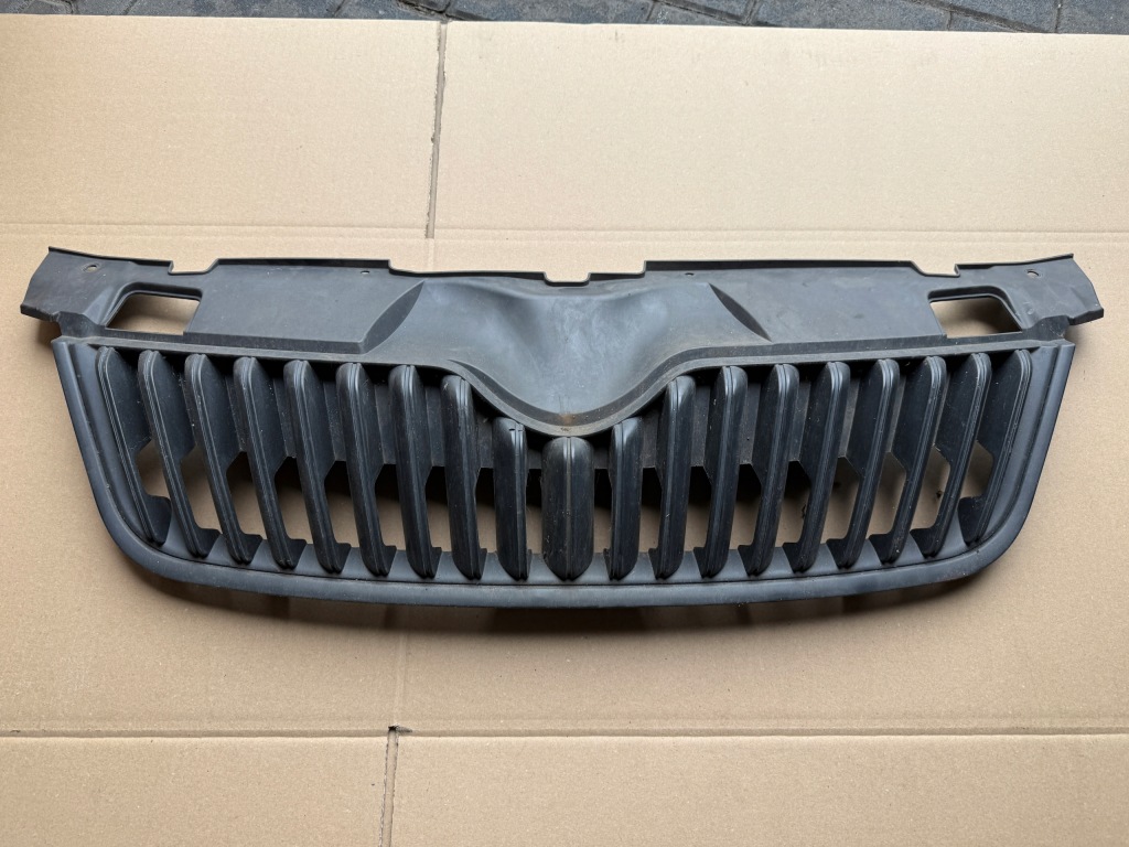 фото №1, Решётка радиатора решётка радиатора skoda fabia ii lift 5j 5j0853668b