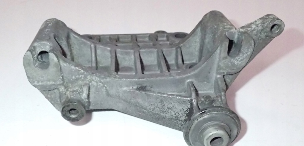 Кронштейн тримач  генератора audi a6 c6 4f 059903143s Недорого