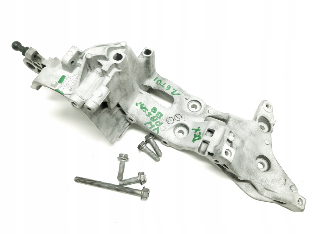 Купити Vw passat b8 1.6 tdi dcx 04l903143d кронштейн генератора