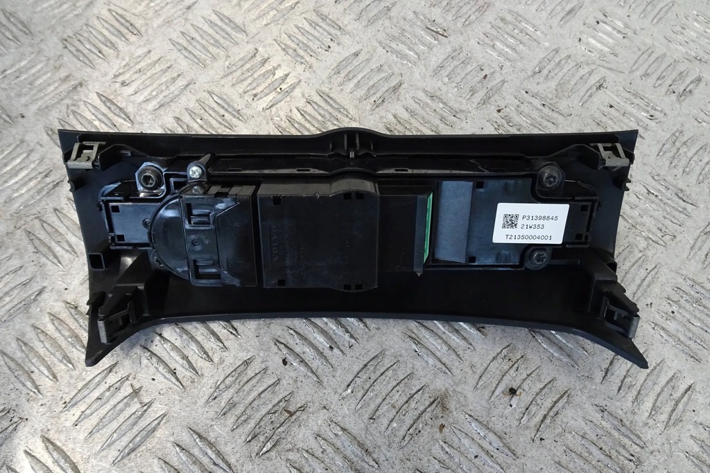 фото №2, Volvo xc60 ii панель блок керування радіо 21-