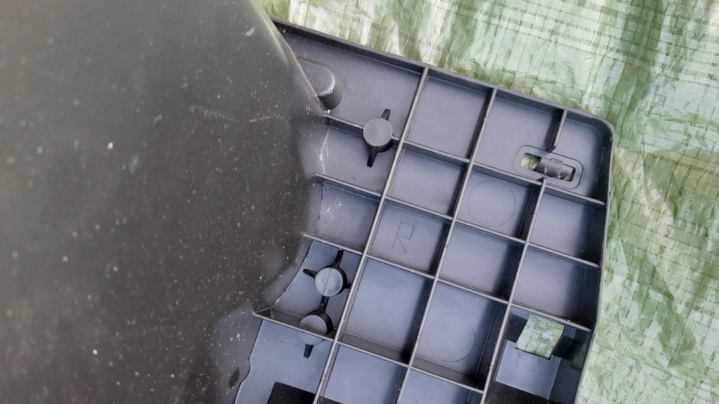 фото №5, Динамик правый багажника защита mitsubishi carisma