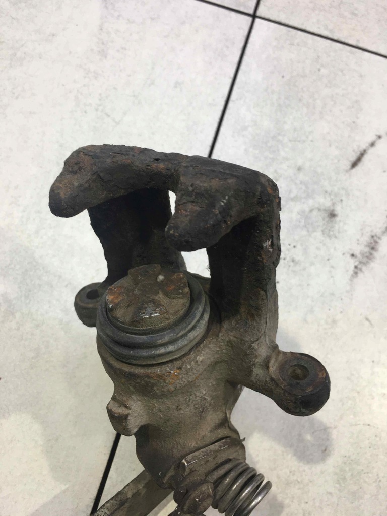 фото №4, Суппорт правый задняя nissan primera p11 2.0 16v