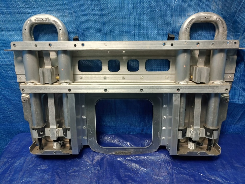 фото №1, Bmw e64 подголовники пиротехнические kapotażowe 7009657