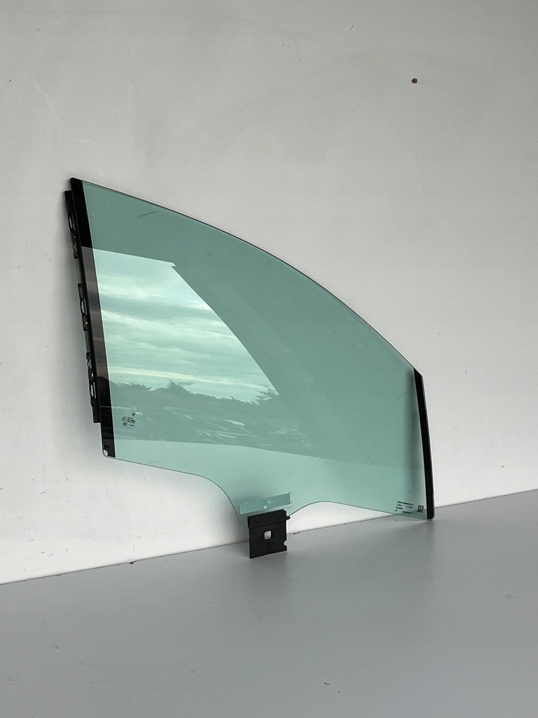 фото №1, Стекло боковая porsche panamera 971 правая перед